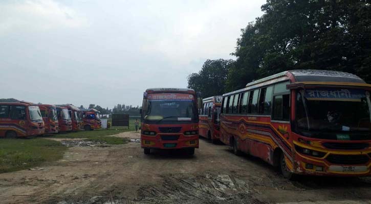 রাজধানী পরিবহনের ৩০টি বাস আটক করল জাবি শিক্ষার্থীরা