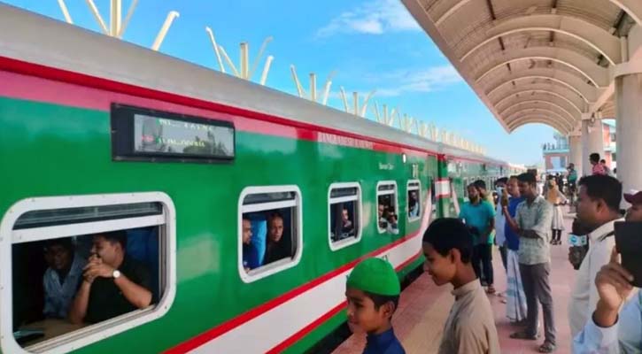 বহুল প্রতীক্ষিত ‘কক্সবাজার এক্সপ্রেসের’ যাত্রা শুরু