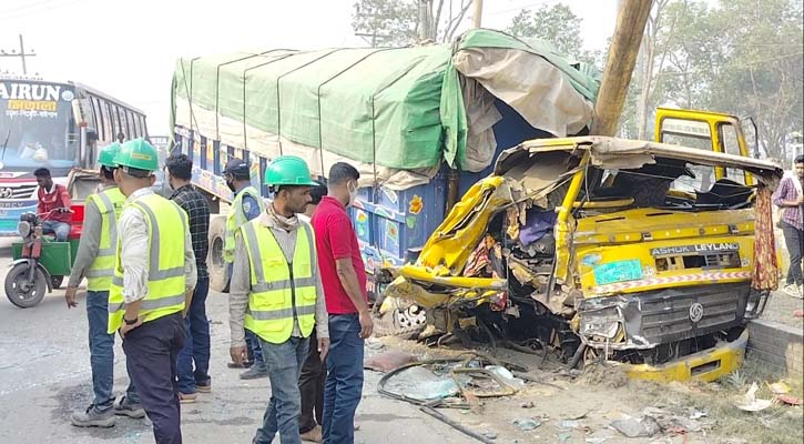 বাস-ট্রাক-প্রাইভেট কারের ত্রিমুখী সংঘর্ষ, আহত ৬৩