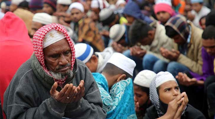 ইজতেমার ময়দানে কান্নায় বুক ভাসালেন লাখো মুসল্লি