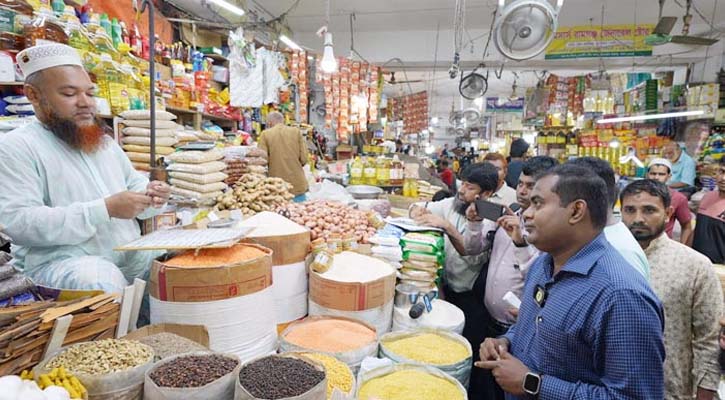 বন্যা পুঁজি করে বাড়ল চিড়া-মুড়ির দাম