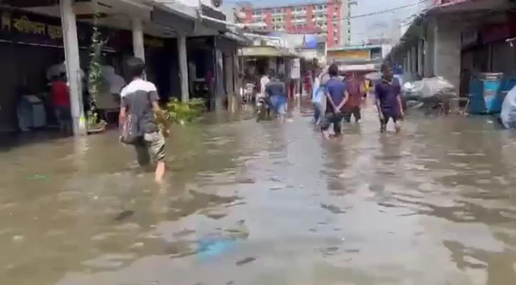 যেসব এলাকায় ২৪ ঘণ্টা পরেও নামছে না পানি