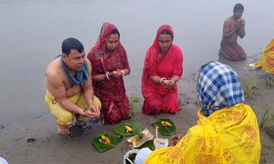 যে মেলায় ডুব দিয়ে হয় ‘পাপমোচন’