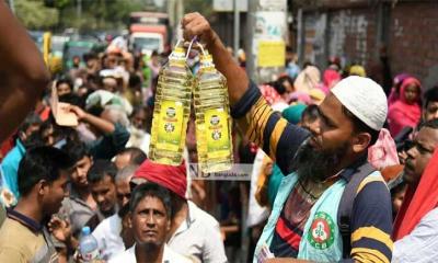 টিসিবির সয়াবিন তেল কিনতে ব্যয় বাড়ছে