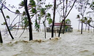 হাতিয়ার ১৪ গ্রাম প্লাবিত, পানিবন্দি হাজারো মানুষ