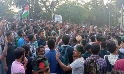 ছাত্রলীগকে ‘সন্ত্রাসী’ সংগঠন আখ্যা দিয়ে নিষিদ্ধের আলটিমেটাম