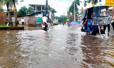 নোয়াখালীতে বাড়ছে পানি, খাদ্যসংকটে দুর্গতরা