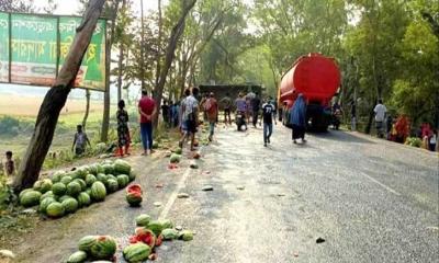 ট্রাক-মোটরসাইকেল-রিকশার ত্রিমুখী সংঘর্ষ, মৃত্যু ২ জন