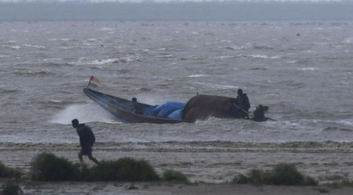 ওড়িশামুখী ‘দানা’, বৃষ্টি ঝরাবে বাংলাদেশে