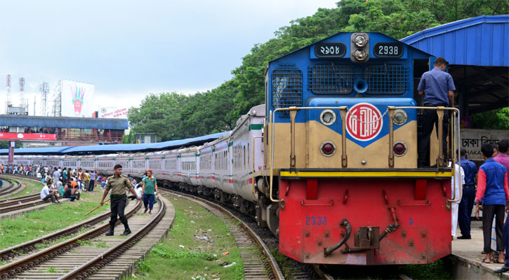 ২৬ ঘণ্টা পর কর্মবিরতি স্থগিত, ৯টা থেকে চলবে ট্রেন