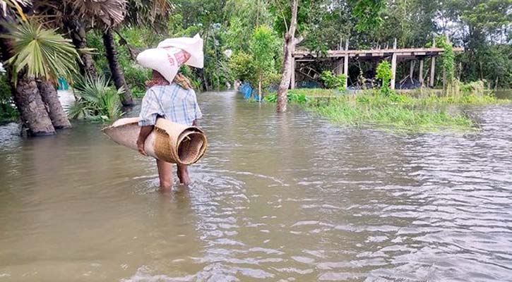 নোয়াখালীতে বন্যায় ১১ জনের মৃত্যু, পানিবন্দী ১৬ লাখ মানুষ