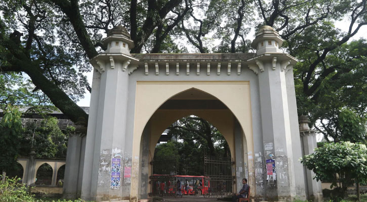 ঢাবির হলে আজানে ছাত্রলীগের বাধা নিয়ে  যা বললেন ইমাম