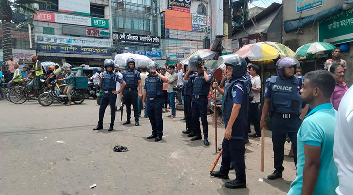 শিক্ষার্থীদের বিক্ষোভে ছাত্রলীগের হামলা, আহত ২০