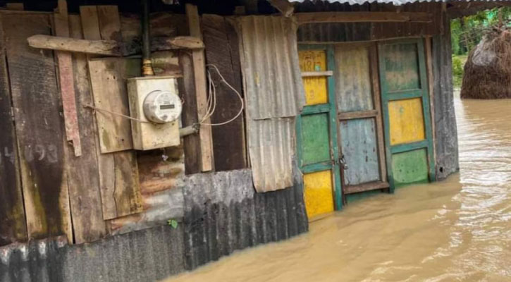 ফেনীতে বন্যা পরিস্থিতির আরও অবনতি