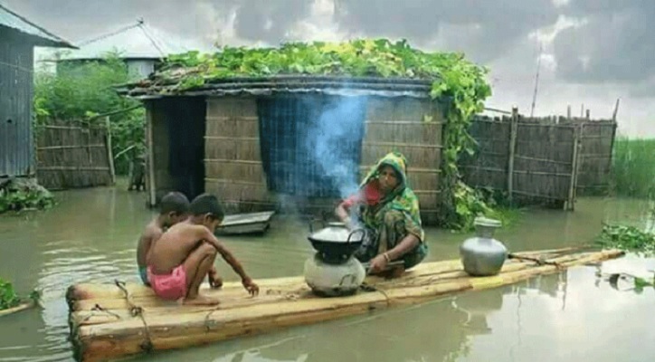 বন্যায় পরিবারের সদস্যদের যেভাবে আগলে রাখবেন