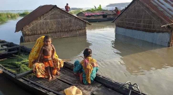 ডুবে গেছে ঘরবাড়ি, ৮০ শিক্ষাপ্রতিষ্ঠান বন্ধ