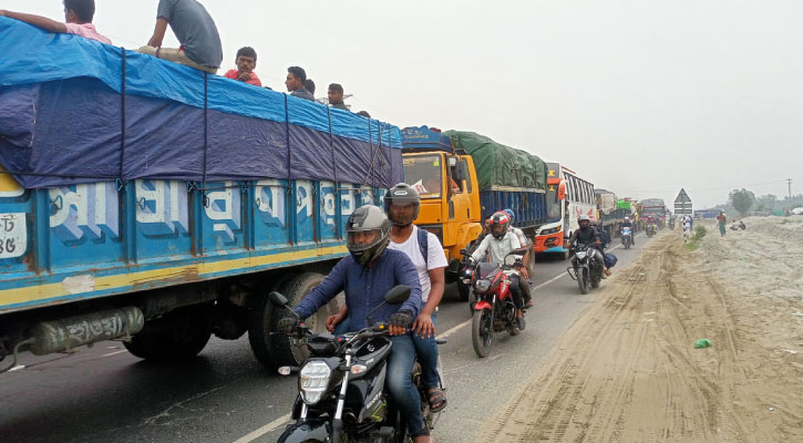 ঢাকা-টাঙ্গাইল মহাসড়কে ১০ কিমি যানজট