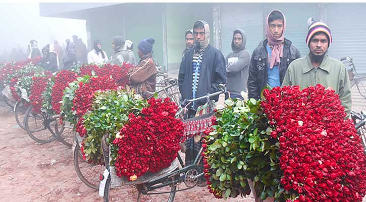 একই দিনে ফাগুন আর ভালোবাসা, আগুন রাজধানীর ফুলের বাজার