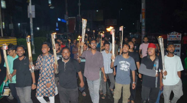 জিন্নাহর মৃত্যুবার্ষিকী পালনের প্রতিবাদে মশাল মিছিল