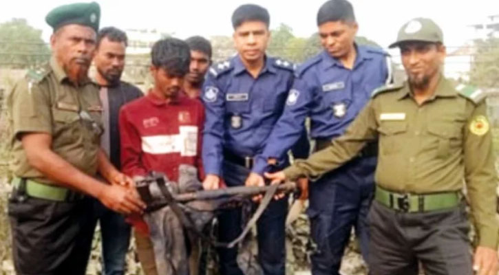 কিশোরগঞ্জে থানা থেকে লুট হওয়া শটগান মিলল পুকুরপাড়ে