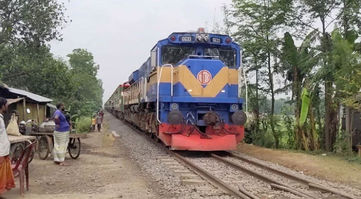 ৫ ঘণ্টা পর ঢাকা-উত্তরবঙ্গ রেল যোগাযোগ স্বাভাবিক