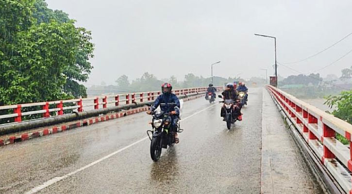 তিন দিন ধরে টানা বৃষ্টি, বিপাকে নিম্ন আয়ের মানুষ