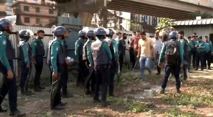 দিনেদুপুরে পুলিশের ওপর ছিনতাইকারীদের হামলা, দুইজন হাসপাতালে