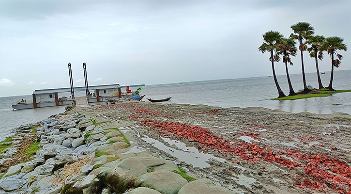 রামনেওয়াজ লঞ্চ ঘাটের বেহাল দশা