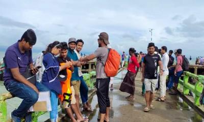 সেন্টমার্টিনে আটকা পড়া ৩ শতাধিক পর্যটক ফিরছেন