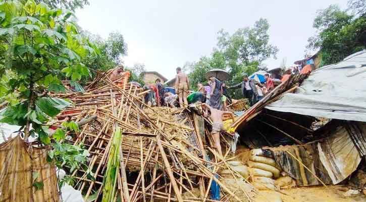 রোহিঙ্গা ক্যাম্পে পাহাড় ধসে ৫ জনের মৃত্যু 