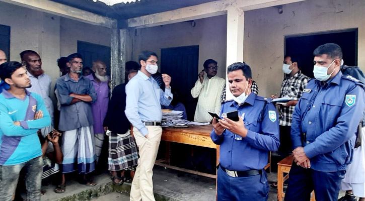 ১০ টাকার চালে অতিরিক্ত অর্থ আদায়ের অভিযোগ 