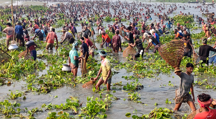 বাউৎ উৎসব যেন মিলনমেলা