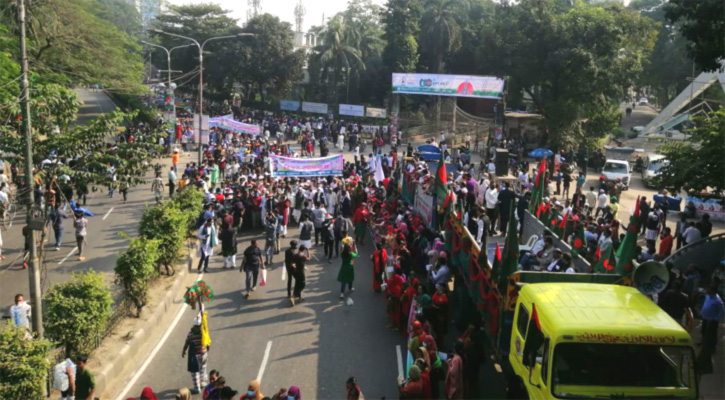 আ. লীগের বিজয় শোভাযাত্রা ধানমন্ডিতে গিয়ে শেষ 