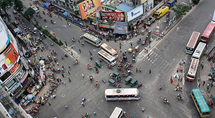 পল্টনে ট্রাকচাপায় দুই হোটেল কর্মচারী নিহত