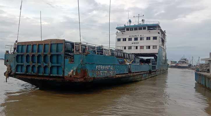 ফেরি থেকে পড়ে যাত্রী নিখোঁজ 