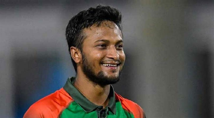 ব্যাটিং ও বোলিংয়ে এগিয়েছেন সাকিব