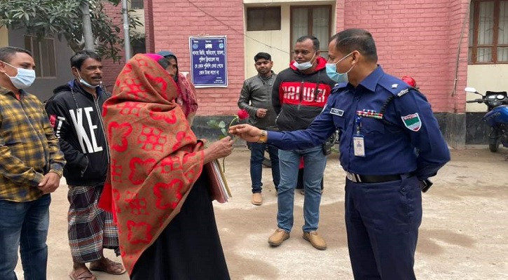 গোলাপ ফুলে স্বাগতম, চা-চকলেটে আপ্যায়ন