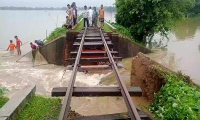 বন্যায় বিচ্ছিন্ন মোহনগঞ্জ উপজেলা