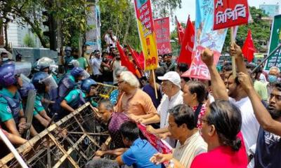 পুলিশি বাধায় পণ্ড সিপিবির মন্ত্রণালয় ঘেরাও কর্মসূচি