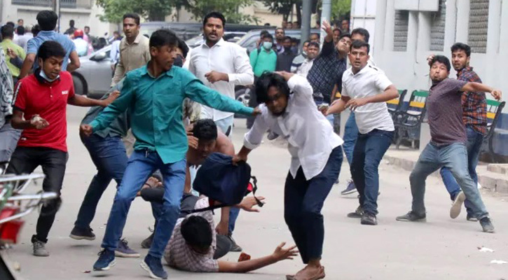 ছাত্রদল-ছাত্রলীগ সংঘর্ষ: ৪০০ জনকে আসামি করে মামলা