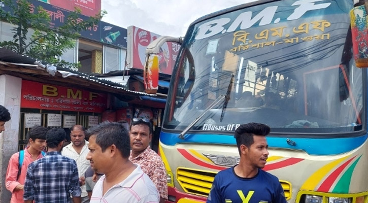 ঢাকা-বরিশাল রুটে বাড়ছে বিলাসবহুল পরিবহনের যাতায়াত