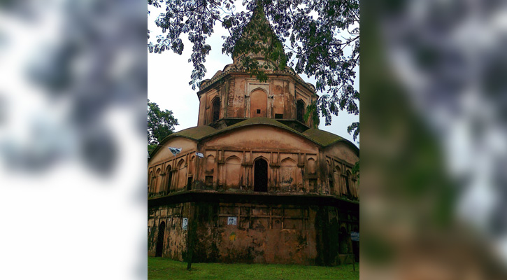 কুমিল্লার প্রাচীন ঐতিহ্য ‘সতেরো রত্ন মন্দির’