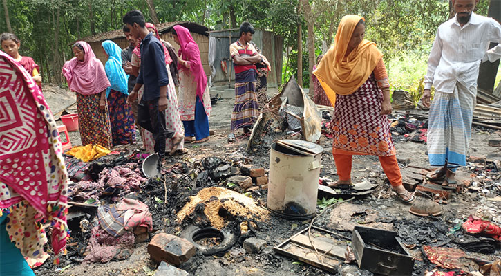 দুই দিন ধরে দফায় দফায় হামলা, পুড়ে ছাই দুই ঘর