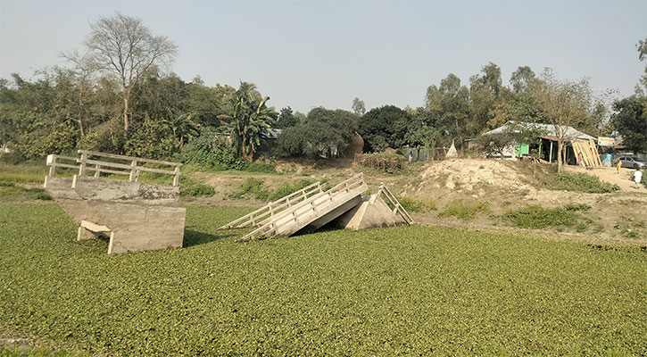 ভাঙা সেতুতে দুর্ভোগে ৭ গ্রামের মানুষ