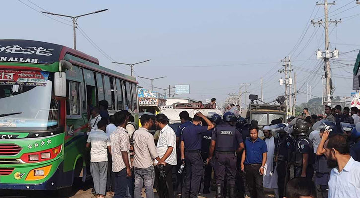 ঢাকার প্রবেশপথে পুলিশের তল্লাশি