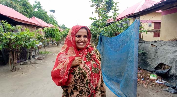 বদলে যাচ্ছে আশ্রয়ণ প্রকল্পের বাসিন্দাদের জীবন