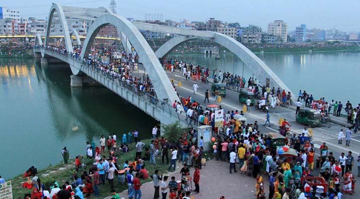 মোটরসাইকেলে বাসের ধাক্কা, স্কুলছাত্র নিহত