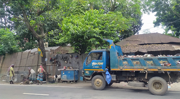 সংবাদ প্রকাশে খবরের পর বর্জ্য অপসারণ