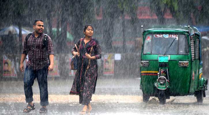 বৃষ্টির আভাস, কমতে পারে তাপমাত্রা