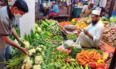 কমেছে ডিমের দাম, সবজিতে মিলছে না স্বস্তি